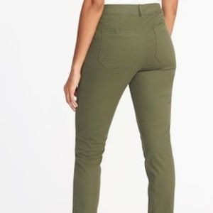 Old Navy Mid-Rise Pixie Ankle Pants
